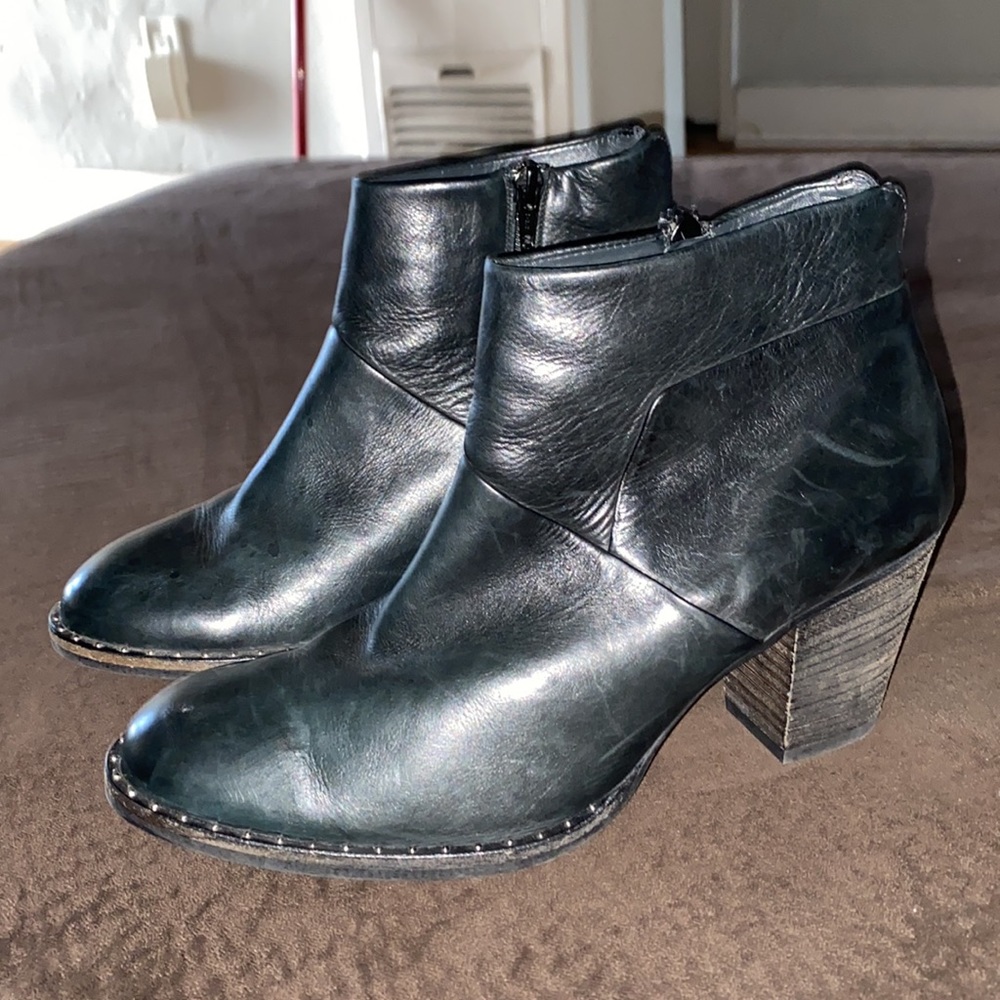 Paul Green leather stud booties 6.5 labeled on shoe so coverts into 9